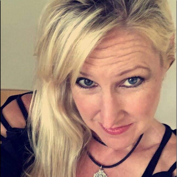 Meet your Posher, Melissa - Picture 1 of 1